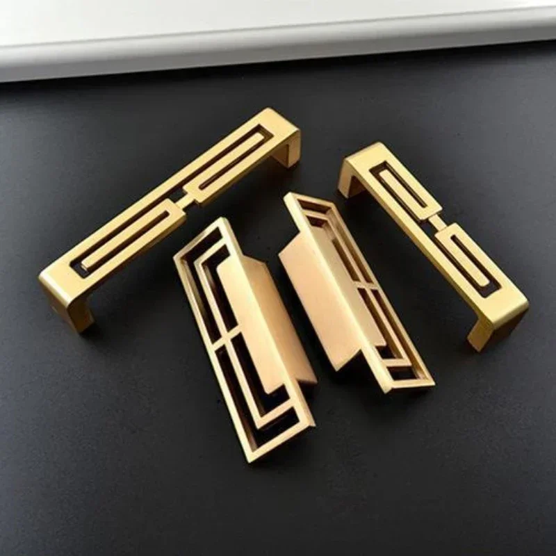 Top Kwaliteit Solid Zinklegering Chinese Stijl Geborsteld Goud Handvat Kast Lade Knop Deur Pull Chinese Stijl Half Moon