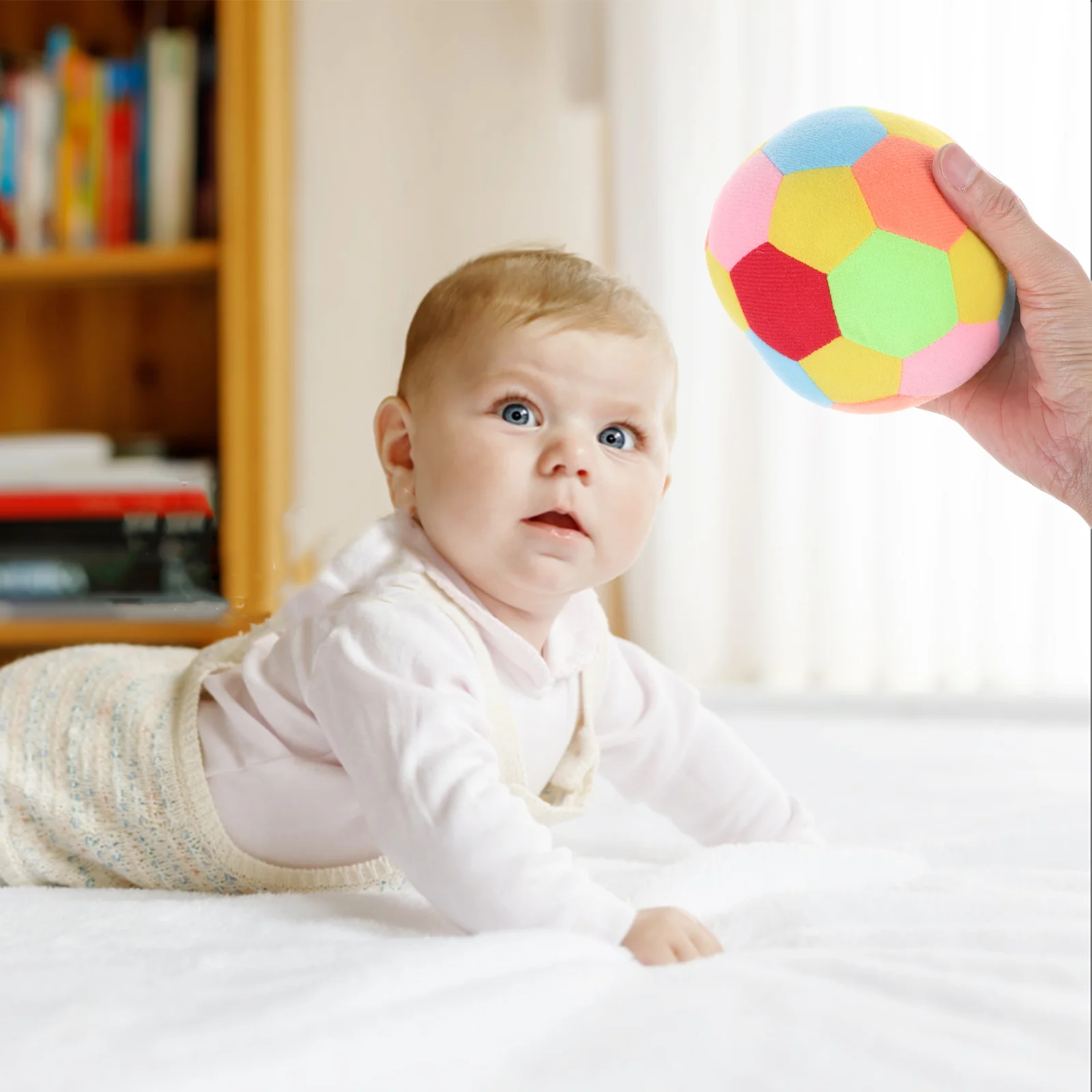 Palla cognitiva infantile Gioca sensoriale per bambini Giocattoli per neonati Palline morbide in peluche Mini calcio per bambini all'interno dell'etichetta in stoffa della casa