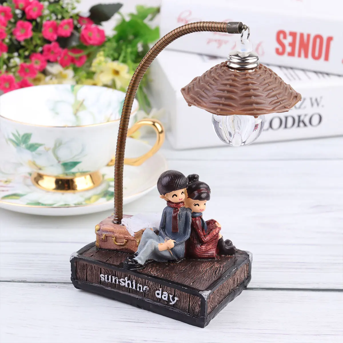 

Exquisite Art Lamp Couple Statue Red Clothing Decoration Desktop Light Ornament Bedside Night Light Gift for Women