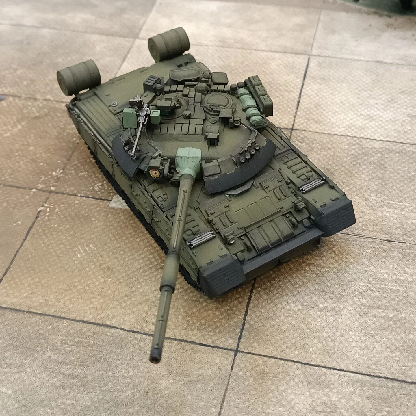1/72 Russian T-80U Tank, Hand-Painted Finished Model Decorative Ornament (Ships in 5-6 Days)