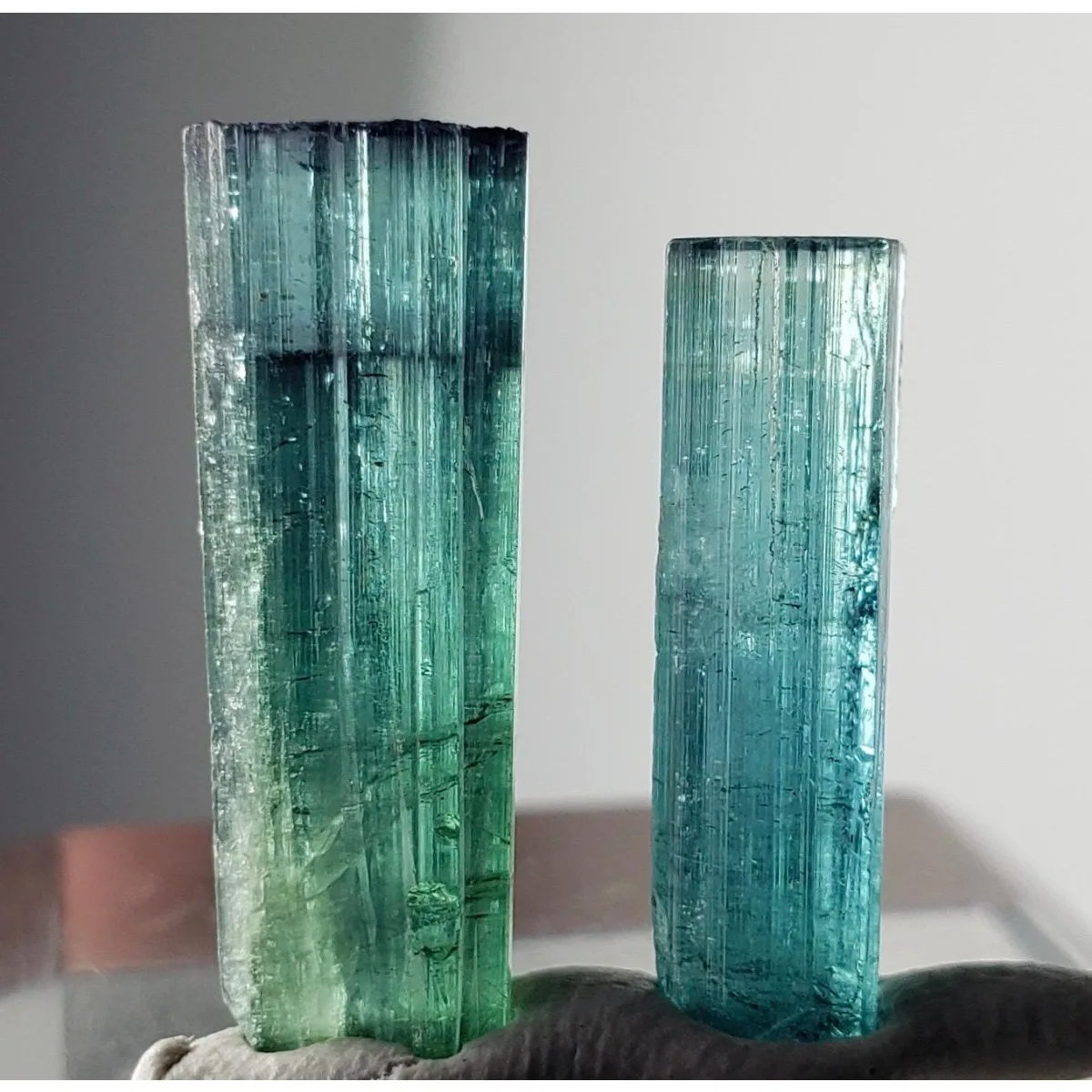 Brazilian Elbaite Rough Crystals, 10g 5-15mm Random Colors, Display Box for Home Decor & Rock Collection Display