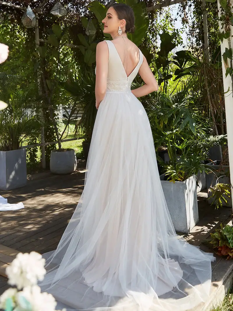 Elegant Wedding Dresses Deep V-neck Backless Sleeveless 2024 New Ever Pretty of Simple A-line silhouette Ivory Evening Dresses