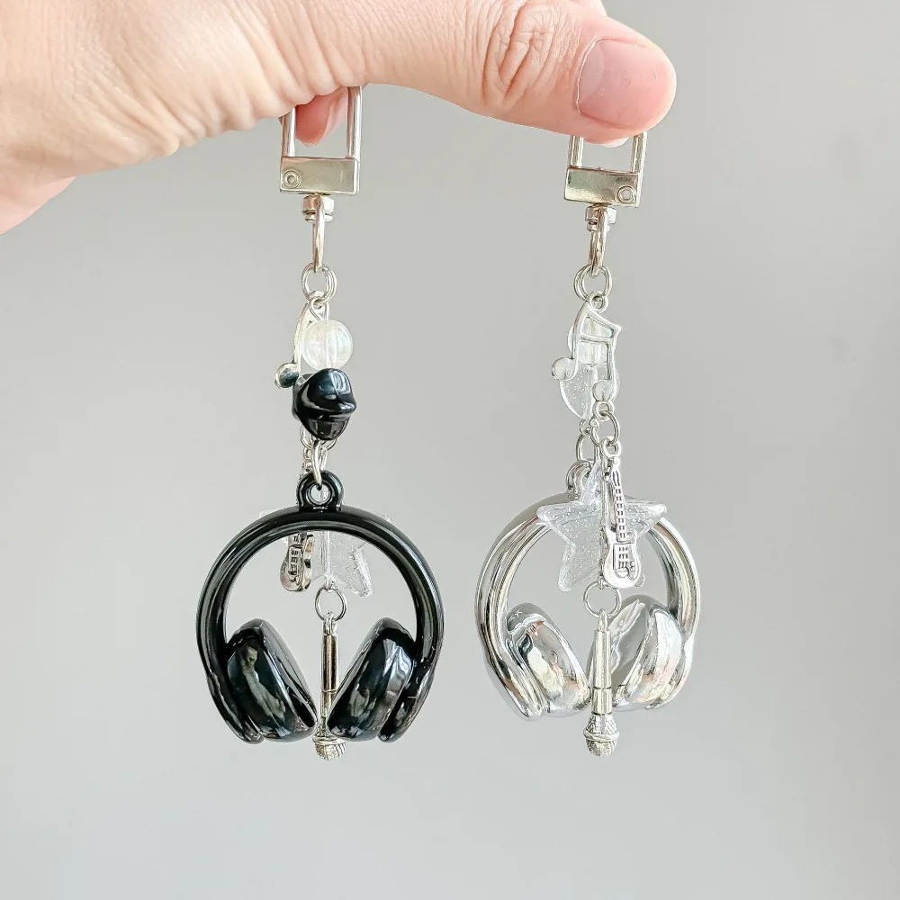 Black Music Earphones Mobile Phone Chains Cool Button Pinch Music Small Pendant Creative Decompression Backpack Pendant Keychain