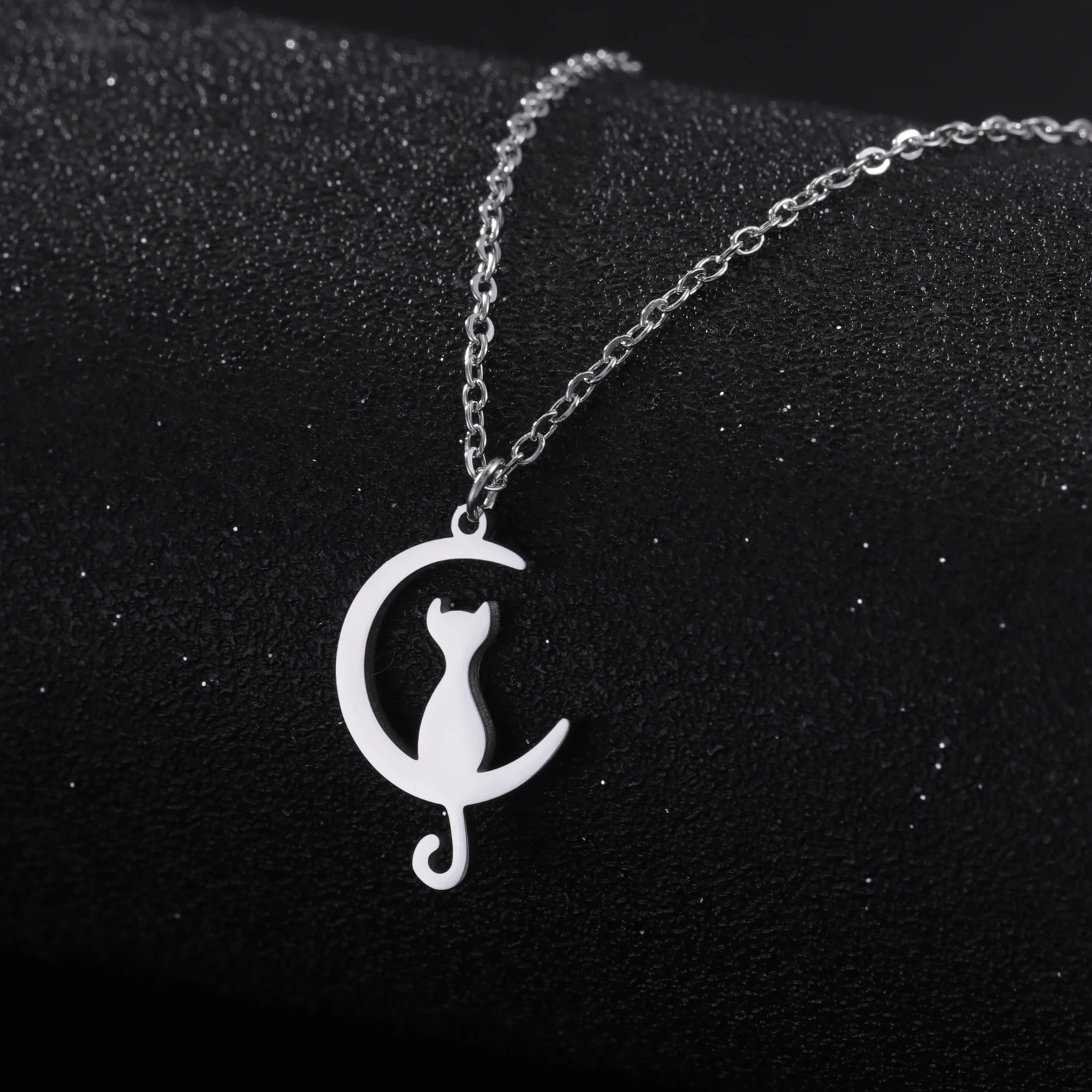 Skyrim Crescent Moon Cat Pendant Necklace Stainless Steel Women Girls Neck Chain Choker Kpop Cute Animal Jewelry Birthday Gift