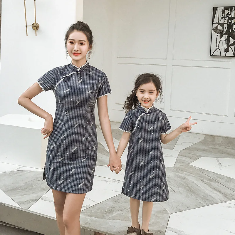 Gaun Cheongsam anak perempuan, pakaian tradisional Cina 2024 untuk ibu dan anak perempuan jubah cocok keluarga