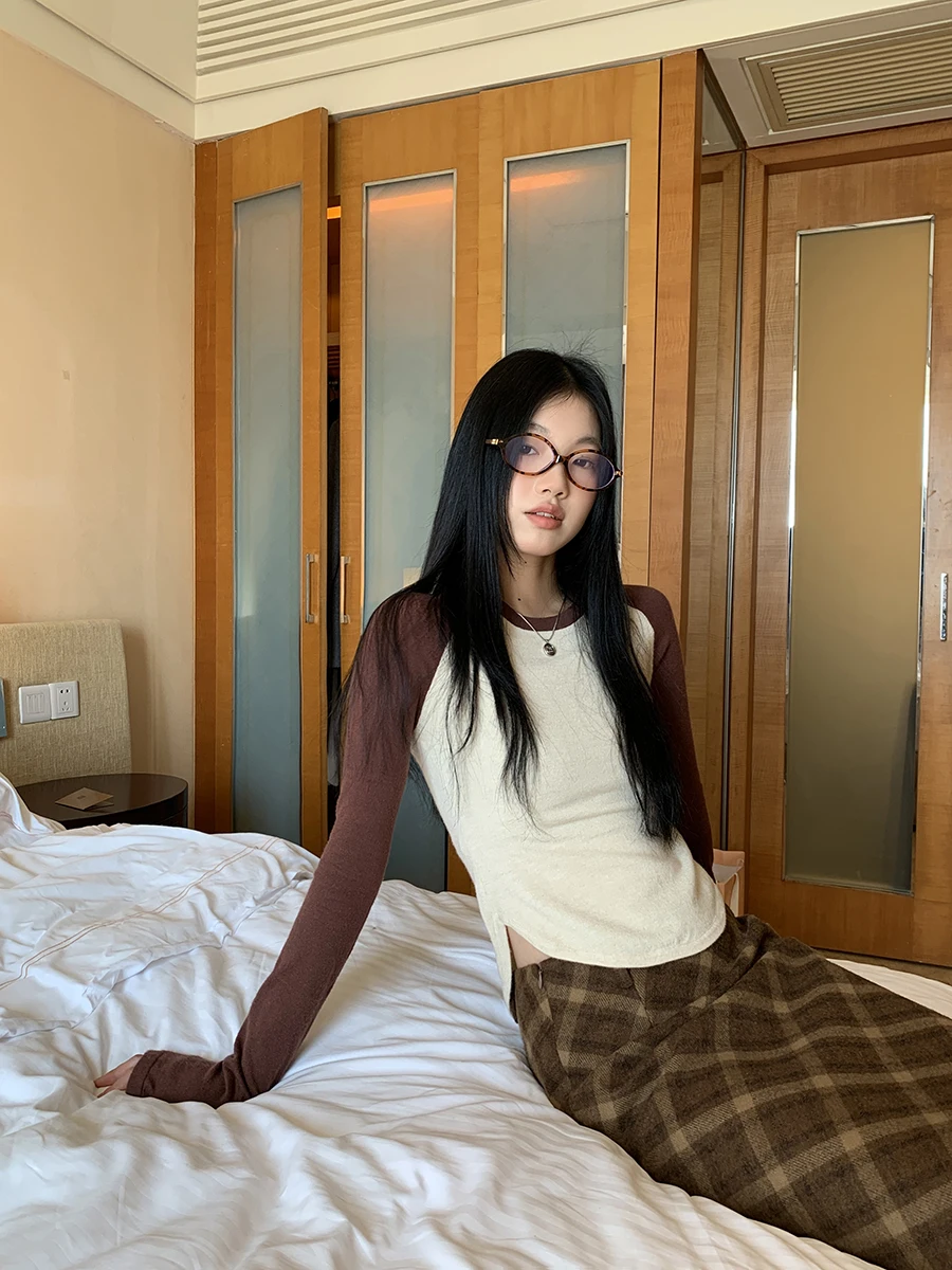 قميص داخلي نسائي من متجر المشاهير الأحمر، طبقة أساسية محبوكة، قميص للخريف، تصميم راقي وأنيق، نمط عملي