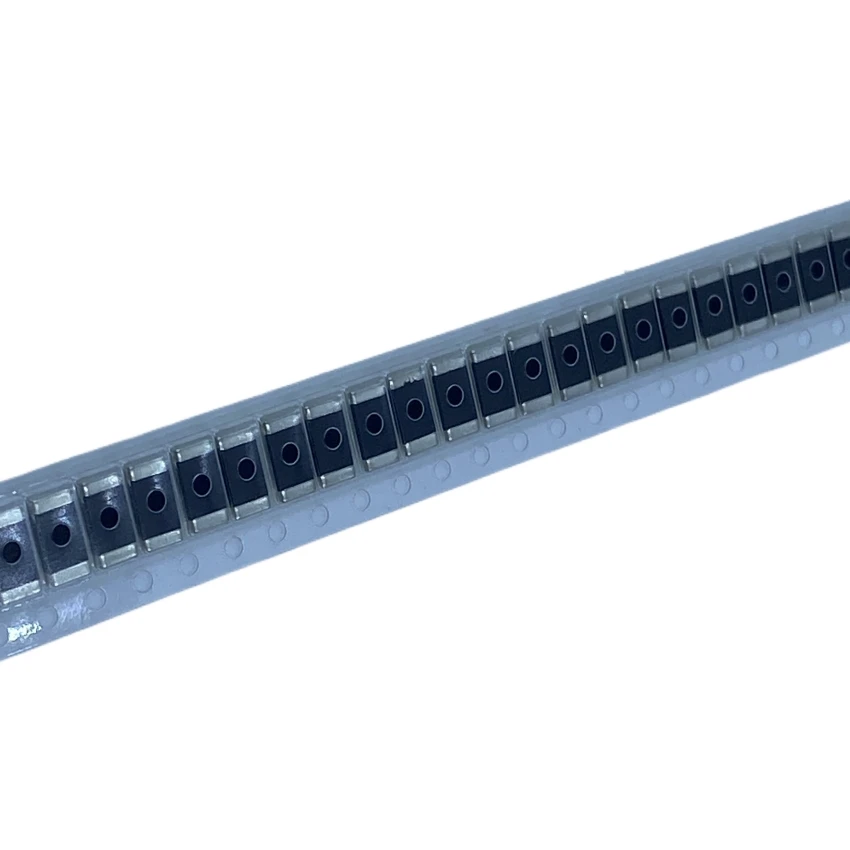 

100P/Lot 6432,2512 0,03 Ом (30 мР) 0,03R ± 1% 3 Вт, Марка: R030, Высокомощный резистор из металлического сплава, резистор SMT со сверхнизким сопротивлением