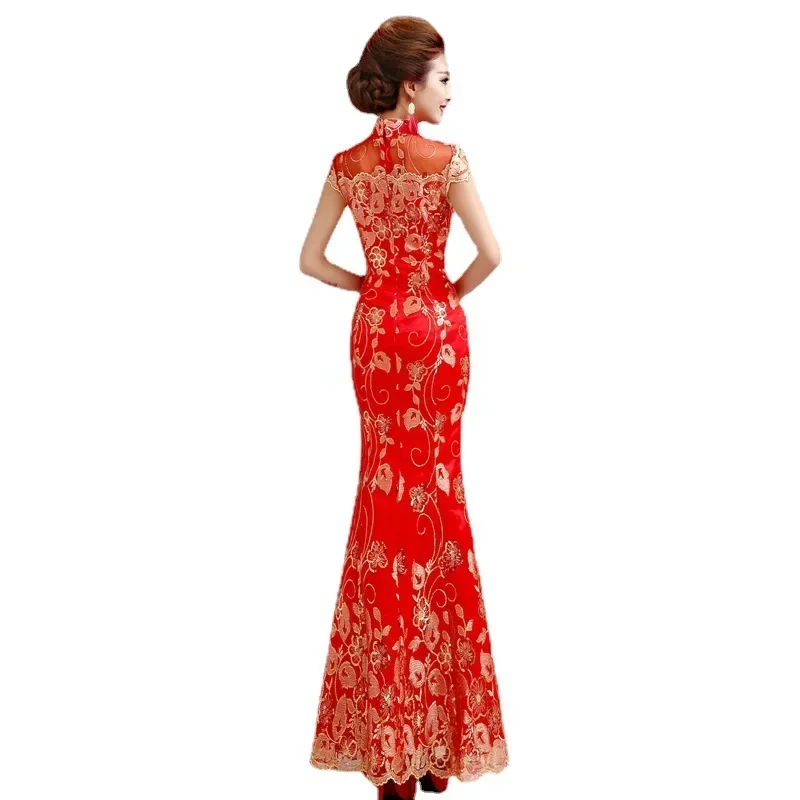 Abito da sposa cinese rosso femminile lungo manica corta Cheongsam oro sottile abito tradizionale cinese da donna Qipao per la festa di nozze
