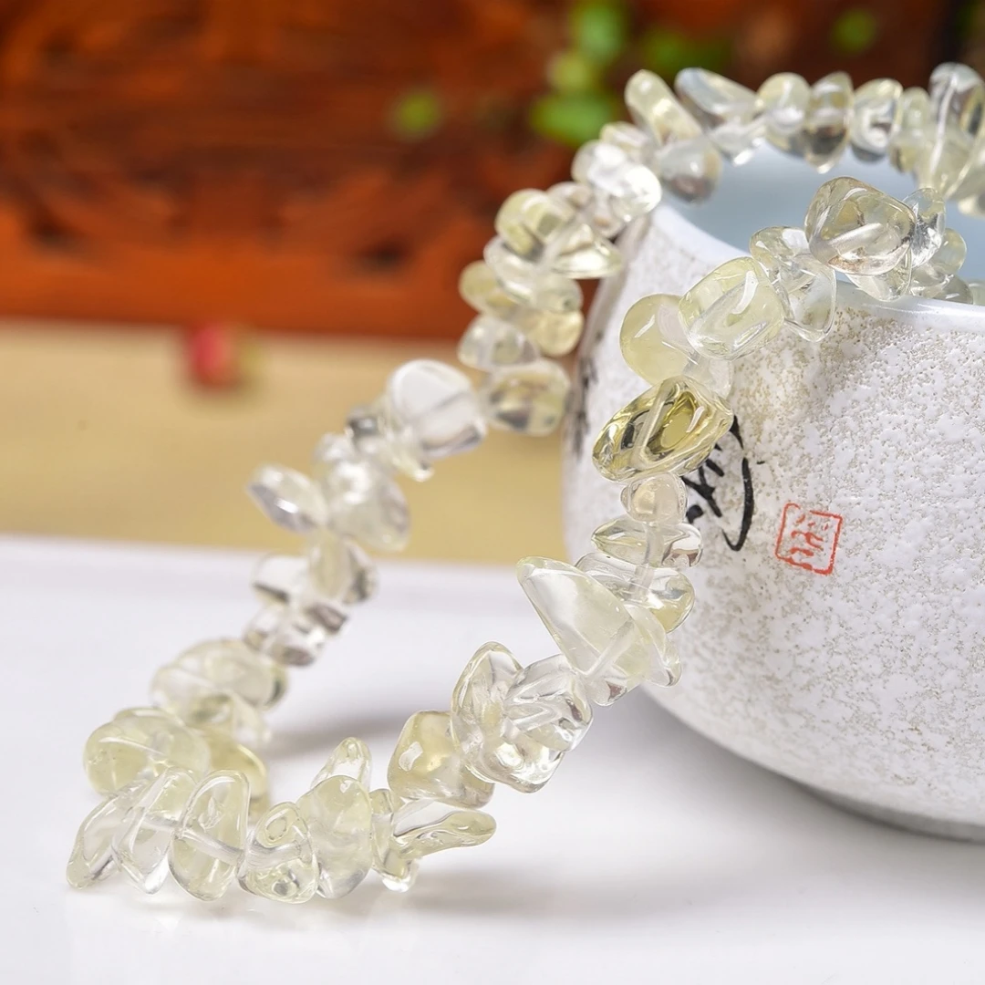 1連のイエローストーン原石ビーズ、シトリンチップスのエクストラロングシングルストリングネックレス（重ね付け用）、穴あけチップス