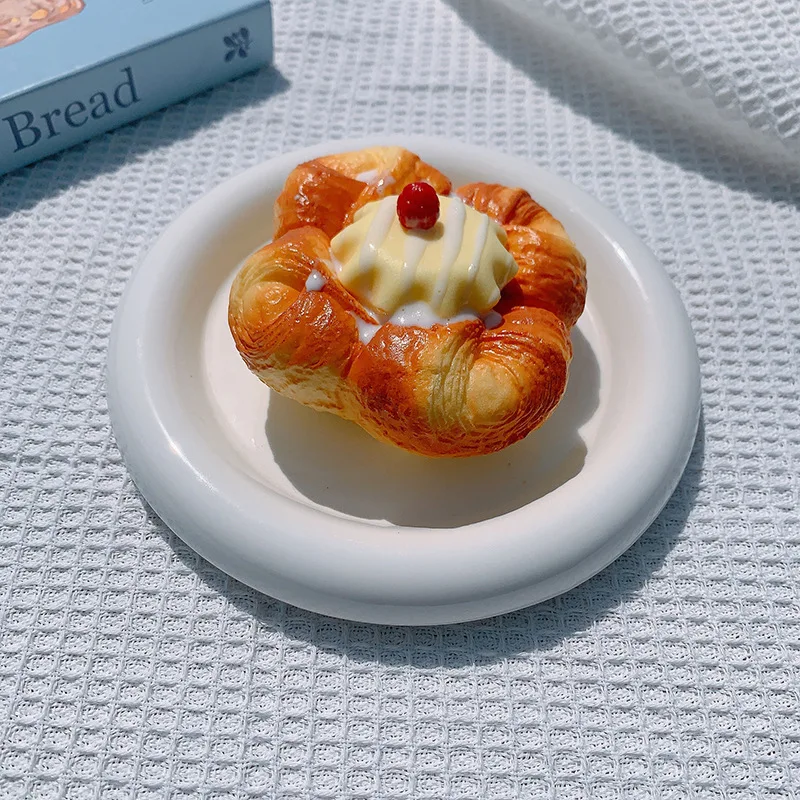 

Slow-Rebound Simulation Cake and Bread Stress-Relieving Toys for Kids New Year Party Toy Children Adult Birthday Gifts