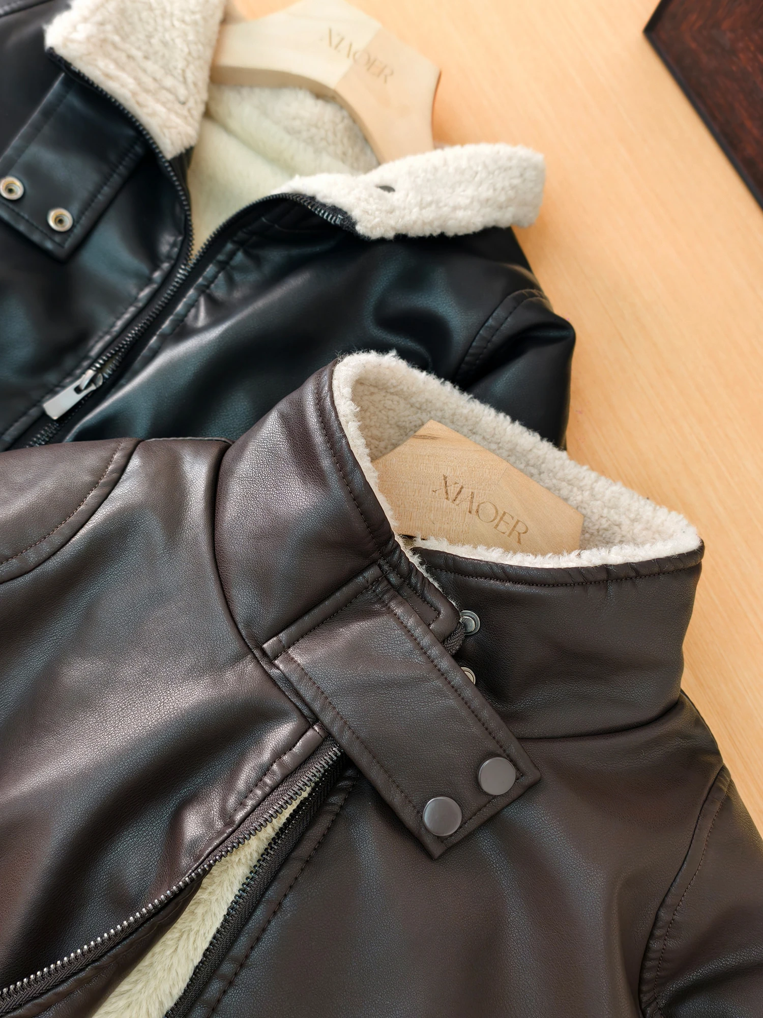 Abrigo de cuero encerado con forro polar, cremallera, cuello alto, botones ocultos, cortavientos, estilo retro, grueso, de manga larga para mujer