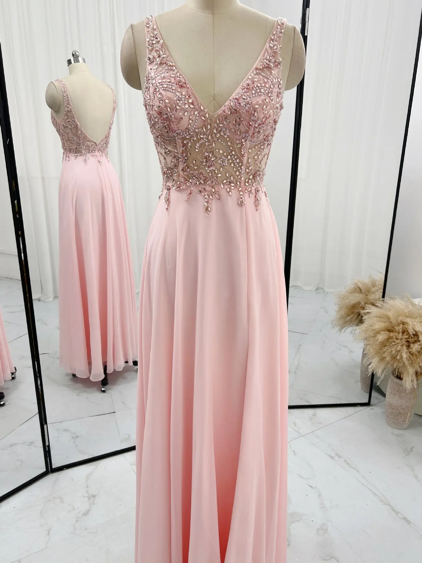 Pink Heavy Industry Beads Sexy Deep V -Neck Sleeveless Slim Banquet Dress M1378