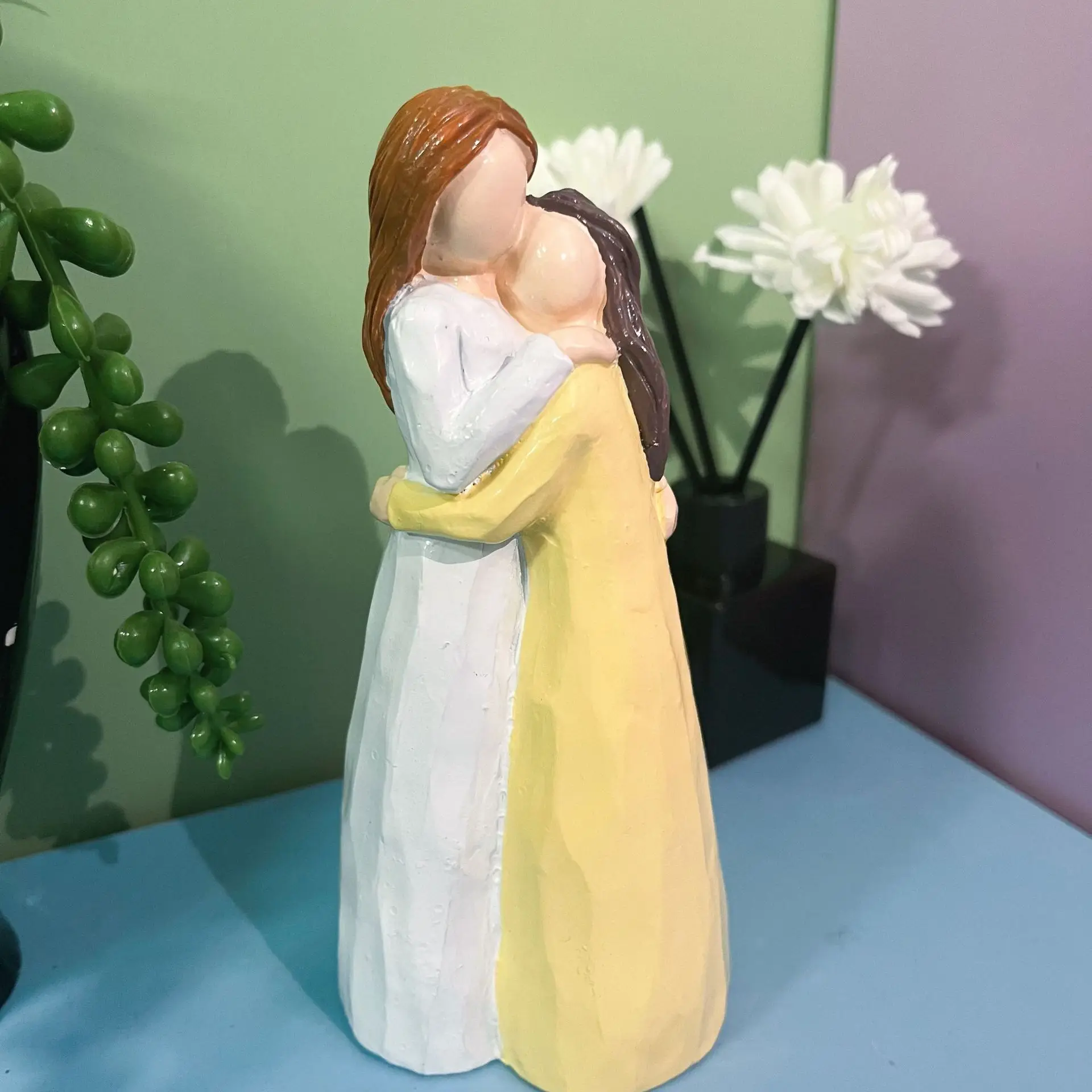 

Mother and Children Statue Mother's Day Home Decoration Resin Crafts Ornaments