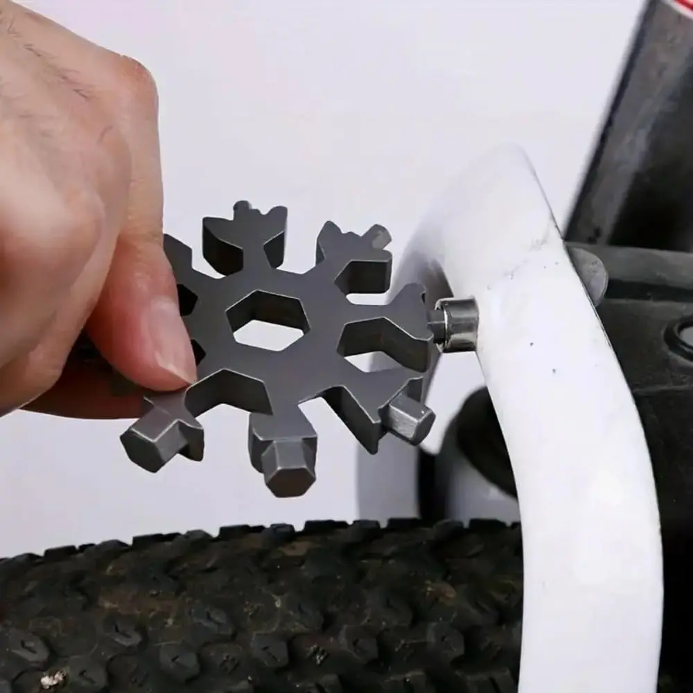 18-in-1 Snowflake Multi Tool, Stainless Steel Snowflake Bottle Opener/Flat Phillips Screwdriver Kit/Wrench, Durable and Portable to Take, Great Christmas Fathers Day Gift