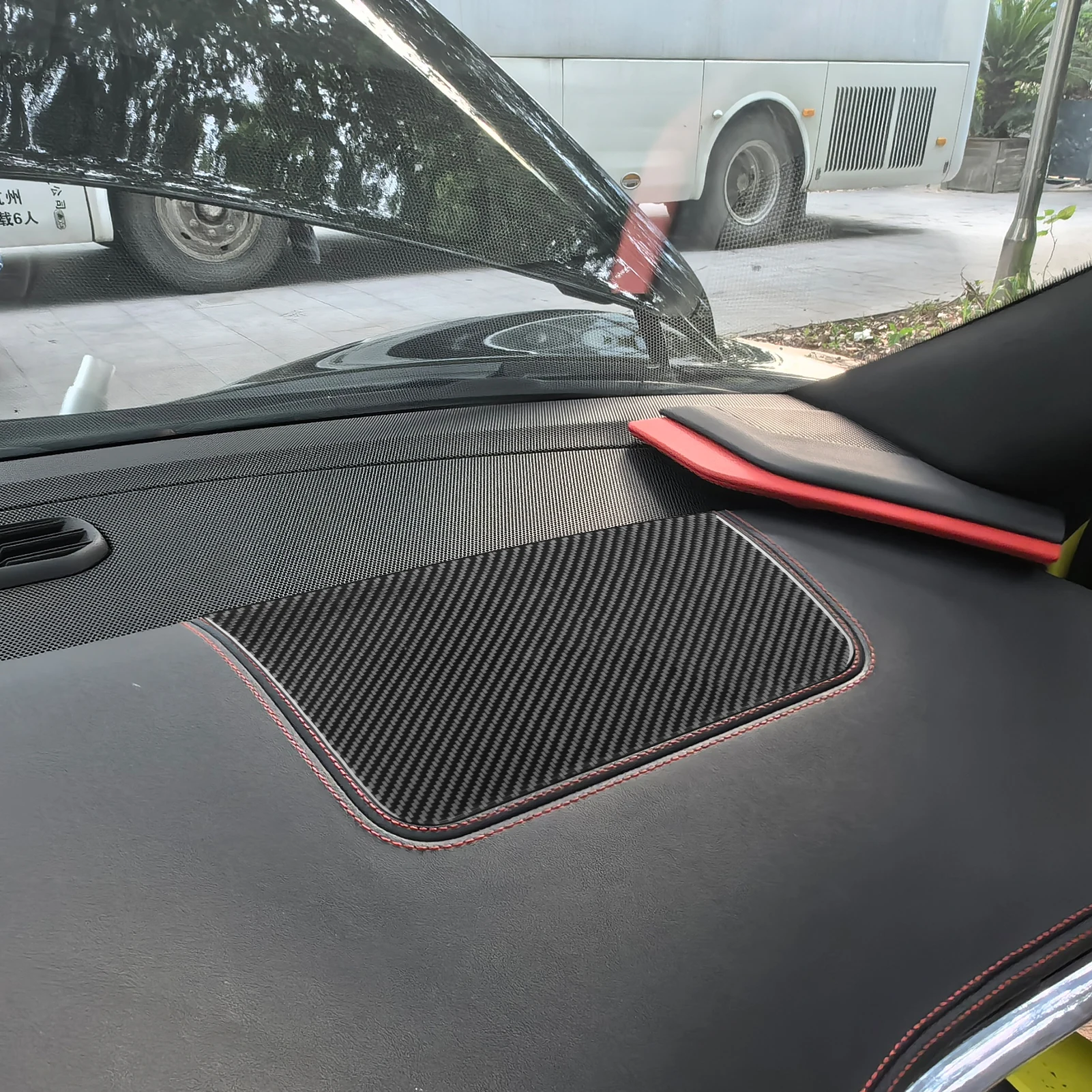 

Для Chevrolet Corvette C8 Z51 Z06 автомобильные аксессуары из настоящего углеродного волокна Co-pilot, панель приборной панели, декоративная крышка, декоративная наклейка