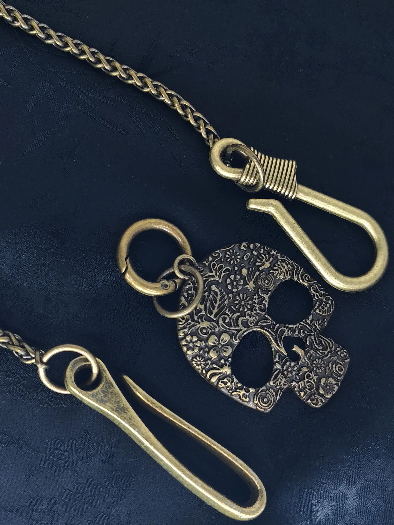 24 Inch Bronze Trucker Biker Jean Waist Chain Extra Large Skull Pendant with U Belt Hook And Keychain EDC Accessory