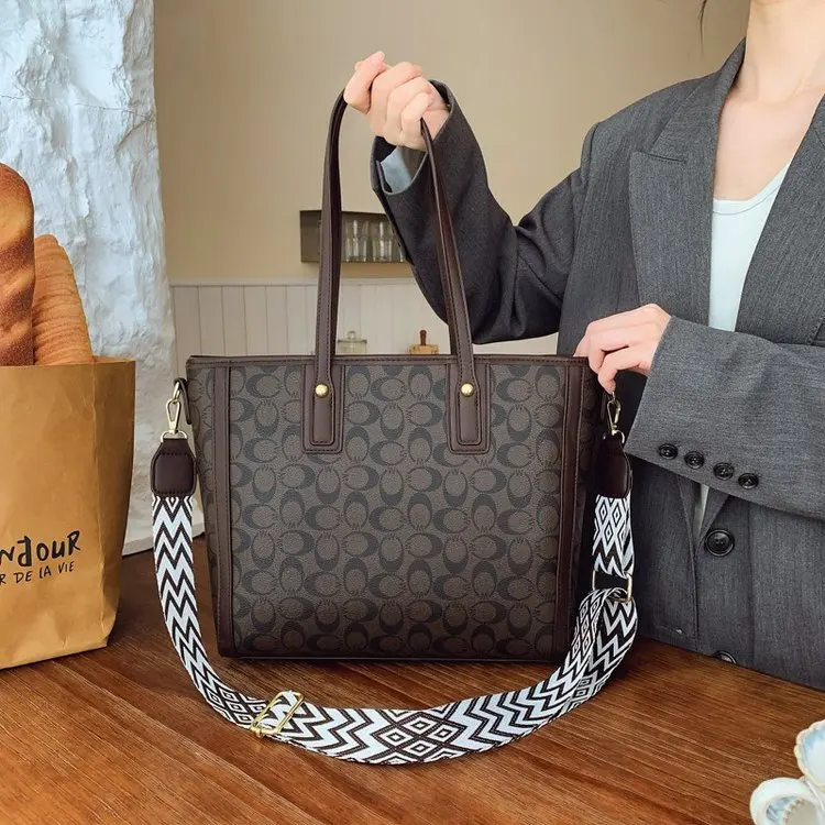 

2026 New High-End Large-Capacity Shopping Bag for Women, Fashion Versatile Handbag, Trendy Big Shoulder & Messenger Bag