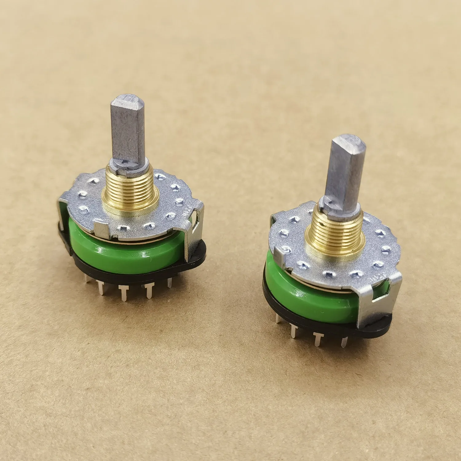 Original Neuer 100% Drehschalter SRRM1C7800 Bandschalter 4-Klingen 12-Positionen 360-Grad Vollrotierender Schaft Länge 20MM – Detail 1