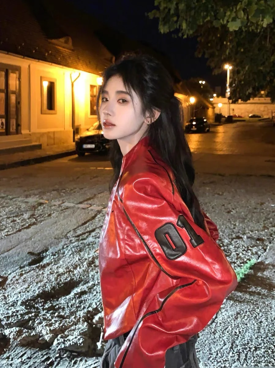 معطف جلدي نسائي MOXI بتصميم أمريكي عتيق أنيق، سترة حمراء بياقة صغيرة، نمط راكبي الدراجات النارية، مصنوع من مادة البولي يوريثين