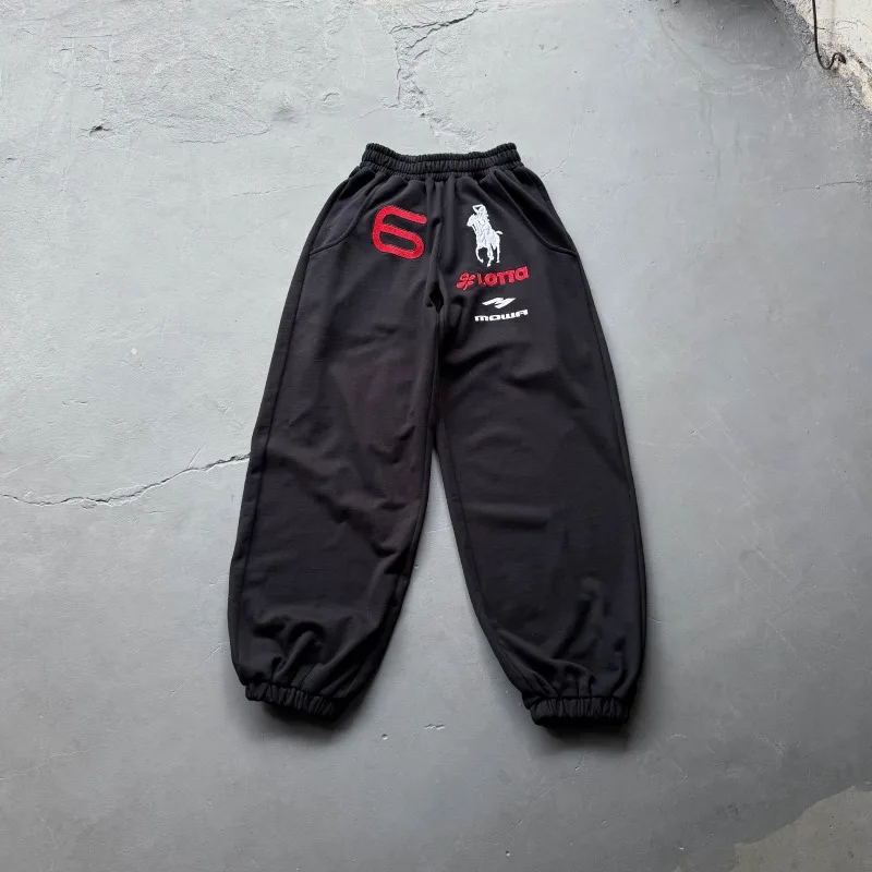 Mowalola التطريز الملاك الحرب الحصان أرقام 6 التسمية Sweatpants الرجال النساء الأسود فضفاض عادية واسعة الساق عداء ببطء بنطلون السراويل الترنك