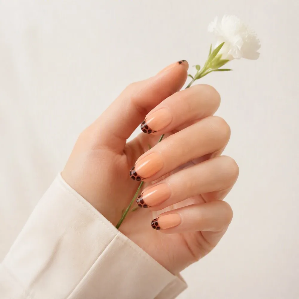 French Style Pure Color Nail Art Stickers with Medium Almond Leopard Print Wearable False Nails White Enhancing Nail Art Patches