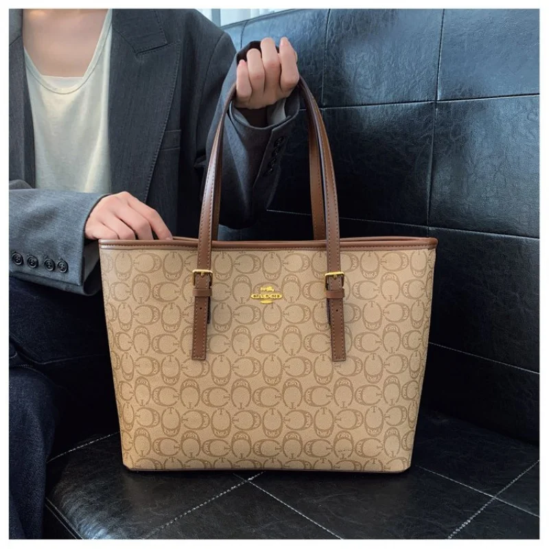 

Luxury Ladies Shoulder Bag Made Of Premium Leather Boasting Paris High-End Vintage Neat Look​