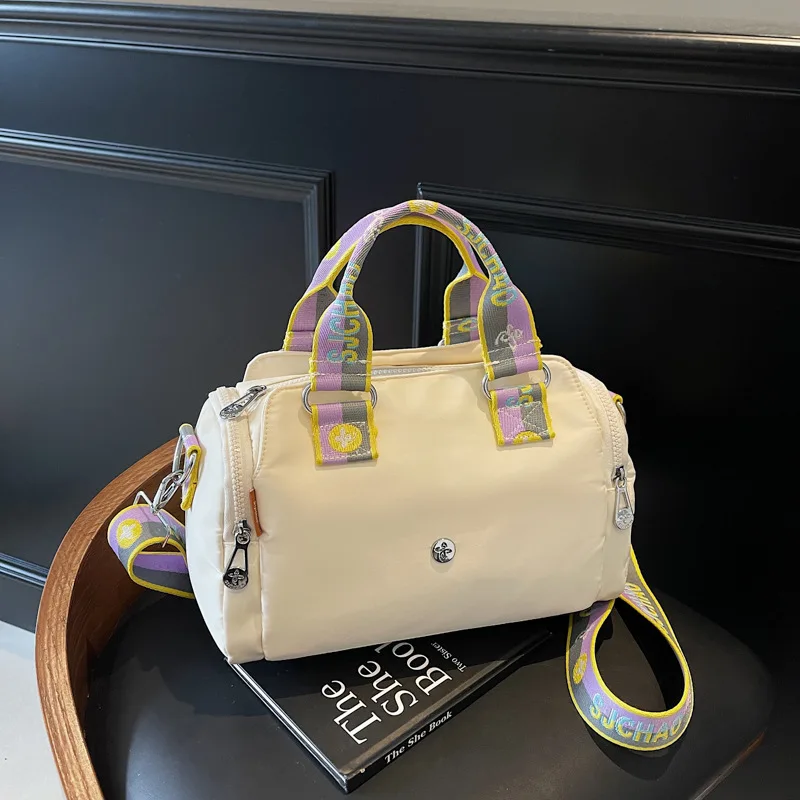 

New Fashion Waterproof Nylon Top-Handle Bags for Women Lightweight Simple Commuting Bag Fashionable and Versatile Shoulder Bag