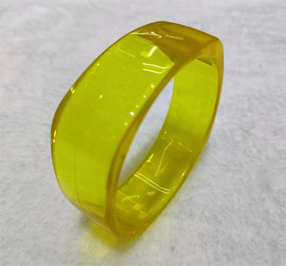 خمر الاكريليك الكفة أساور الموضة النساء الجديدة العصرية واسعة هندسية فضفاضة الراتنج أساور بسيطة سحر الاتجاه الشعبي المجوهرات