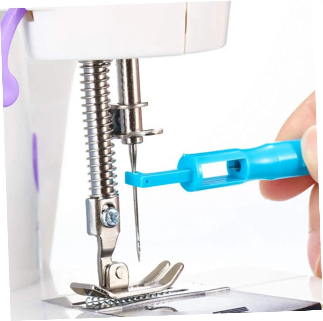 2Pcs Sewing Machine Thread Guide Machine Threading Machine Needle Automatic Threader Home Sewing Needle Inserter Sewing Tool