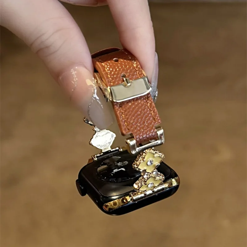 Pelle di semi di pesce trifoglio a quattro foglie design raffinato compatibile con cinturino iWatch 38mm 40mm 41mm 42mm 44mm 45mm 49mm cinturino alla moda