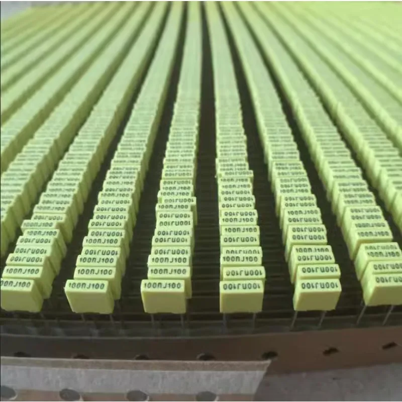 

50Pcs is suitable for Hualun correction capacitor 0.1UF 100VDC104j fever stepless capacitor 5mm * pin distance