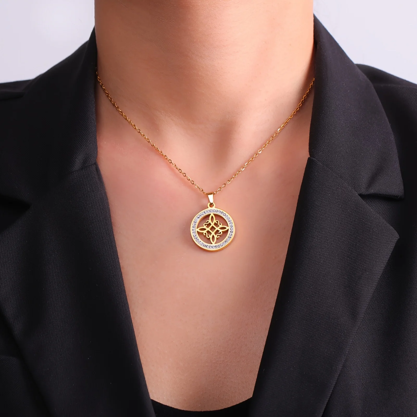 

Women's Witch Knot Round Pendant Personality Charm Trendy All-Match Stainless Steel Necklace