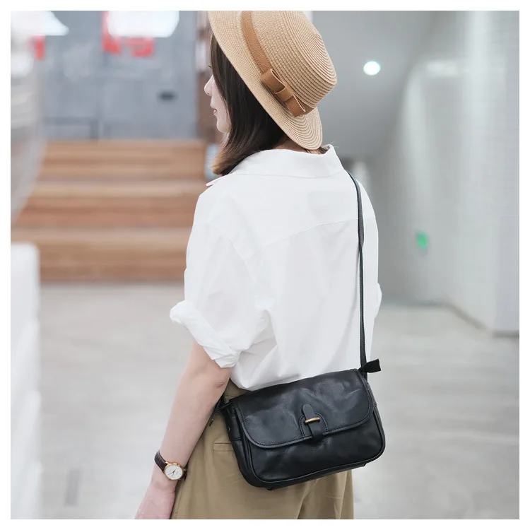 Women's Vintage Leather Flap Crossbody Bag, Retro Saddle Messenger Purse with Adjustable Strap, Casual Everyday Handbag