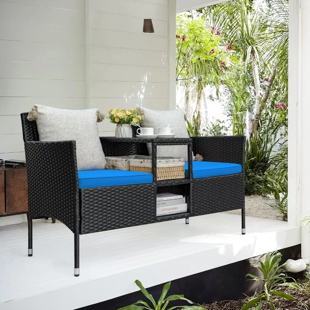 Set furnitur anyaman luar ruangan dengan bantal lembut & meja kopi bawaan untuk halaman belakang taman rumput