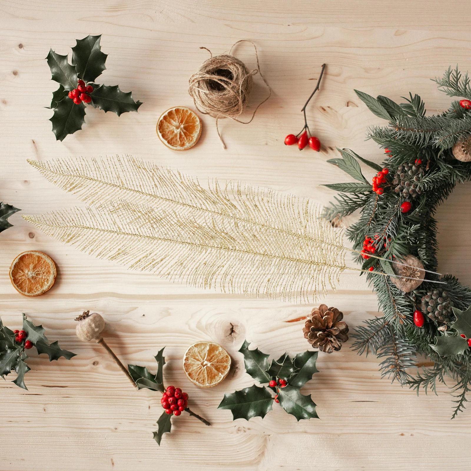 

8Pcs Artificial Golden Leaves Glitter Holiday Decorations Christmas Tree Picks Wedding Party Photography Props