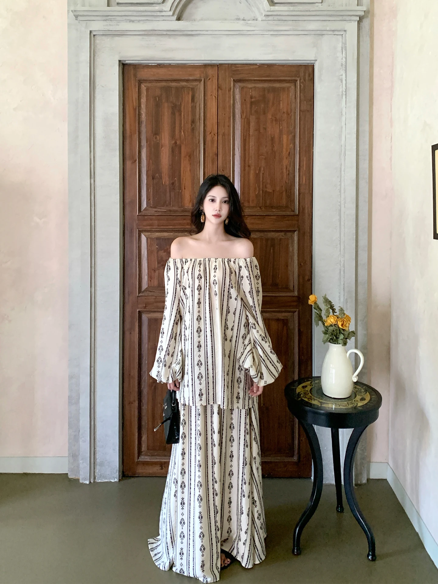 

Женский повседневный комплект из топа на одно плечо и брюк, весна 2026, удобный, с длинным рукавом, круглым вырезом, свободного кроя