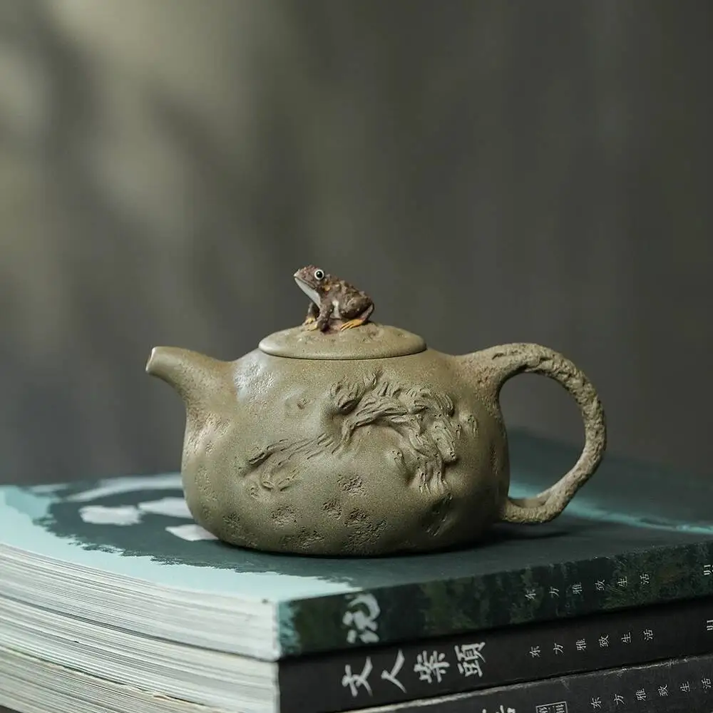 

Yihu Chun High-End Yixing Purple Teapot, Handmade By Famous Craftsman Chen Zhen, Original Mineral Green Clay Lingwa Gongchun