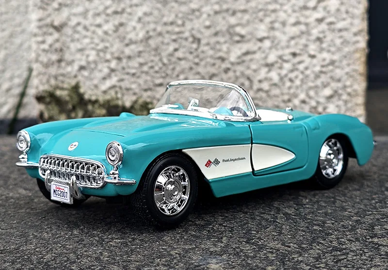 

1/24 New Arrival Special Price Diecast Metal American Vintage 1957 Convertible Classic Car Model Furniture Display Collection