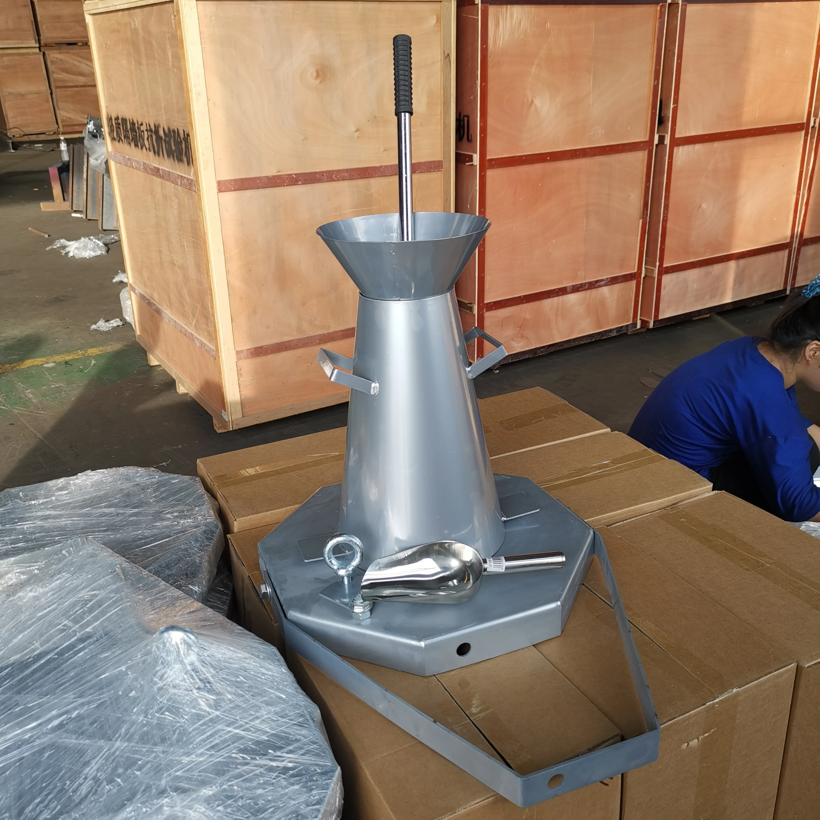 مجموعة مخروطية الركود، جهاز اختبار الرش والخرسانة الفولاذية، مجموعة كاملة من معدات الاختبار لآلة اختبار ضغط الخرسانة