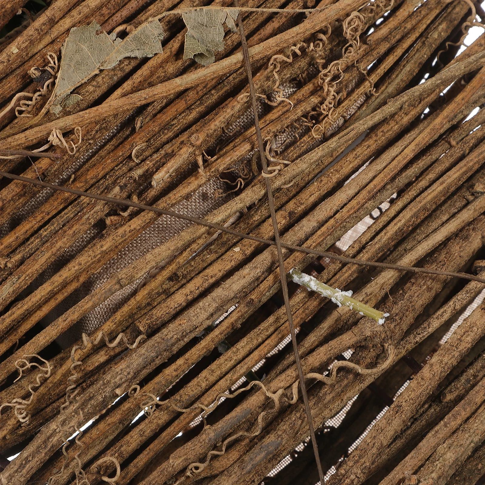 

Realistic Artificial Basket Door Porch Farmhouse Premium Hanging Artificial Flowers Decor Home Flower Decor Fake Flower In