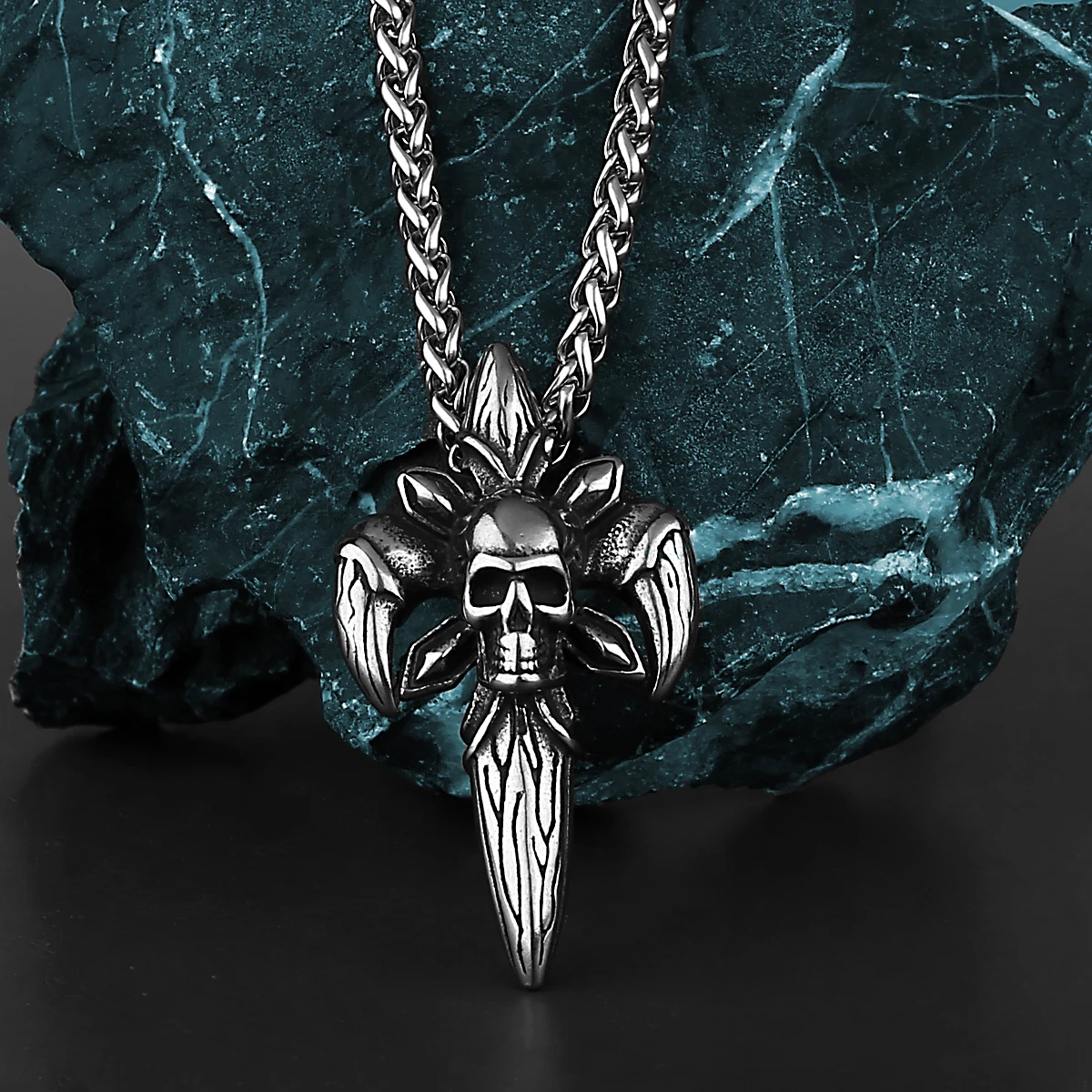 

Stainless Steel Gothic Black Vintage Skull Necklace Men Hip Hop Street Punk Pendant Necklace Skull Fashion Jewelry Wholesale