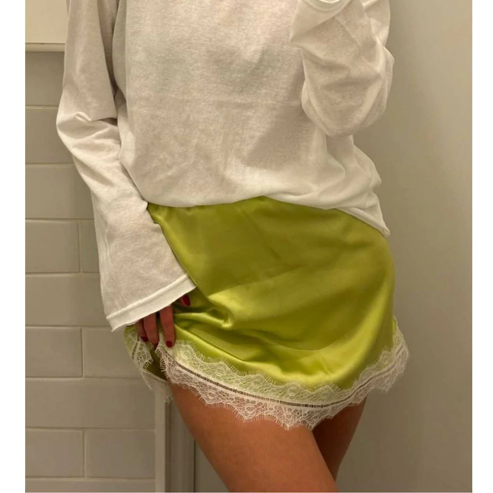 Vrouwen Vintage Y2K Fee Elegante Satijnen Effen Rokken Sexy Jaren '90 Esthetische Kanten Rand Elastische Taille Patchwork Casual Mini Rokken