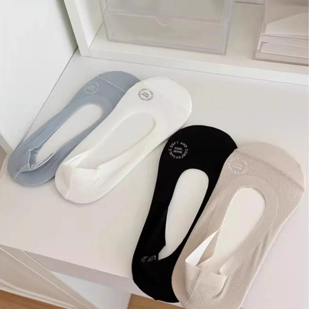 Mesh Bottom Invisible Socks Ultra-Thin Sweat Absorption Boat Socks Odor-Resistant Solid Color Women Ankle Socks High Heels