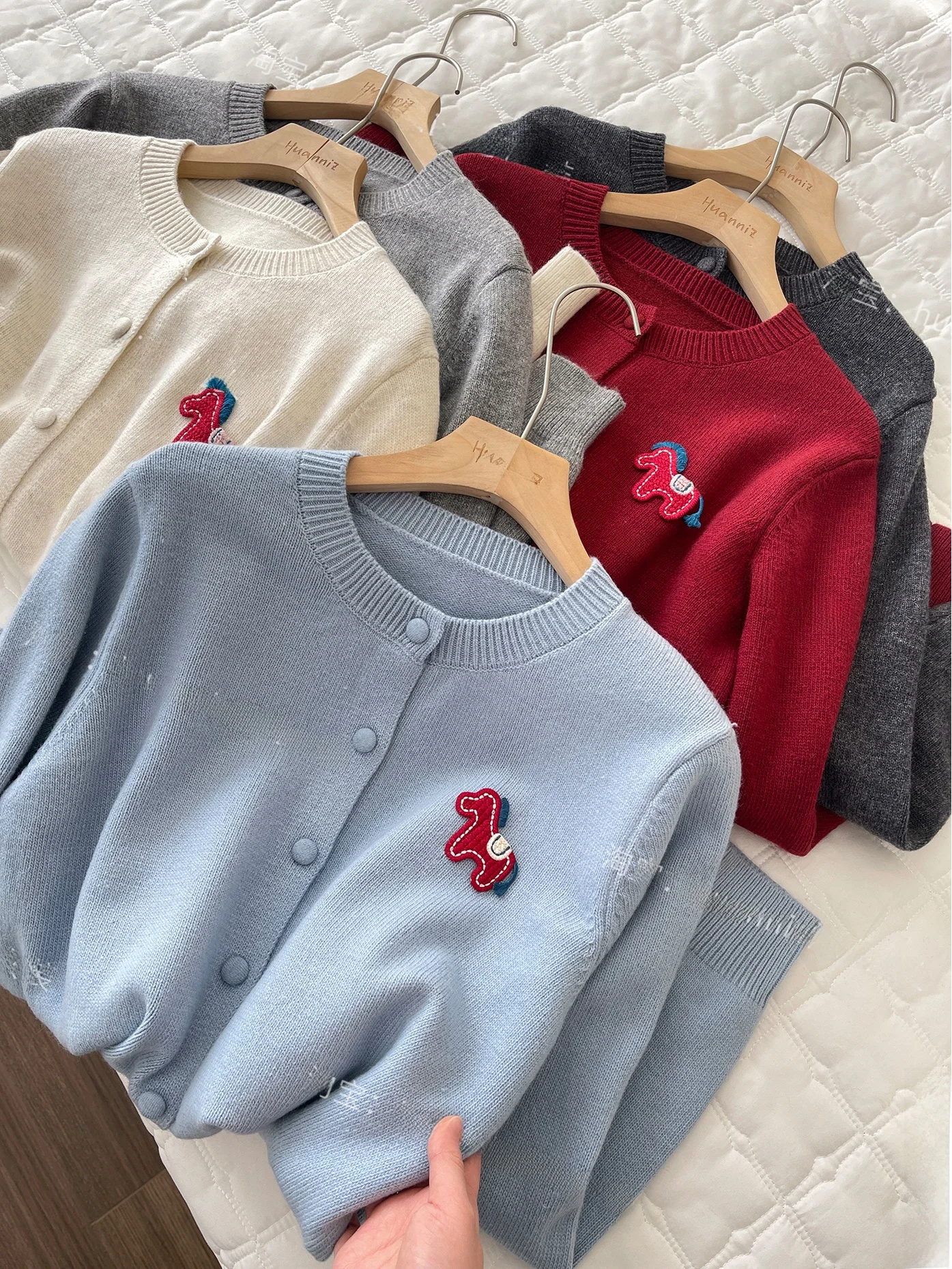 

Winter Korean Sle round Ne Knitted Sweater Single Button Loose Casual Age-Defng Patch Women's Open Cardigan