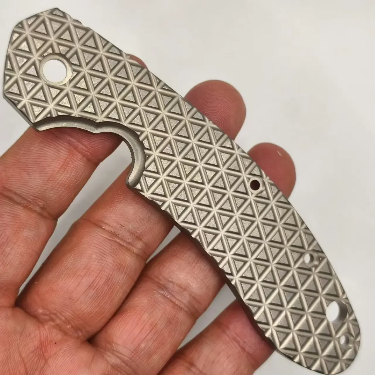 New 1PC TC4 Titanium Alloy Single Sided Scales for SPYDERCO C156