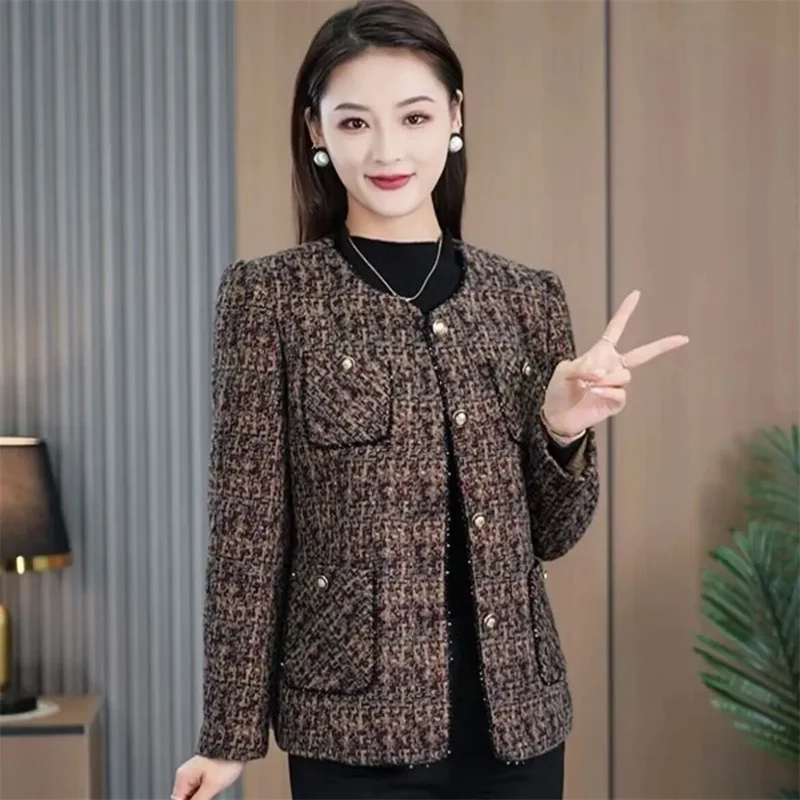 

Весенне-осенняя женская короткая верхняя одежда с круглым вырезом, корейские женские топы большого размера 5XL, пальто 2025 г., женская модная лоскутная повседневная куртка