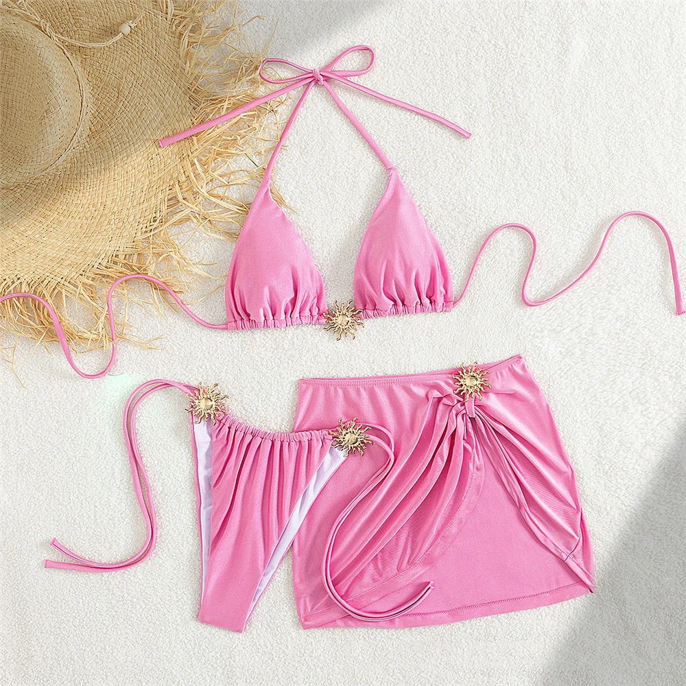 

Металлический солнцезащитный купальник с юбкой, розовый комплект бикини с лямкой на шее, комплект из 3 предметов, микро-стринги, сексуальный купальник, женский купальный костюм 2025 года, пляжная одежда