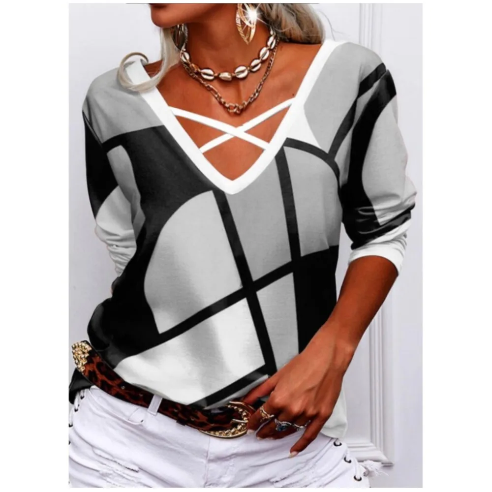

Female's T-shirts New Long Sleeve V-neck Sexy Printing Tees And Straight Casual Vintage Commuting Pullover Tops New 2024 Spring