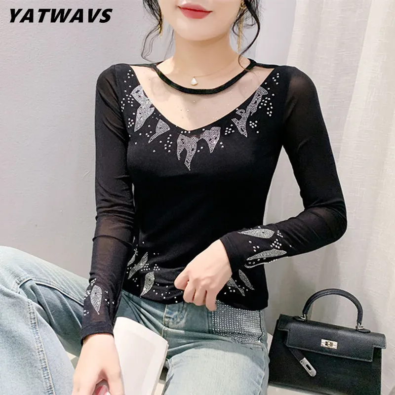 

Новинка 2025, европейские весенние женские сексуальные сетчатые футболки с круглым вырезом и длинными рукавами, одежда, женские модные эластичные топы с горячими бриллиантами, футболки