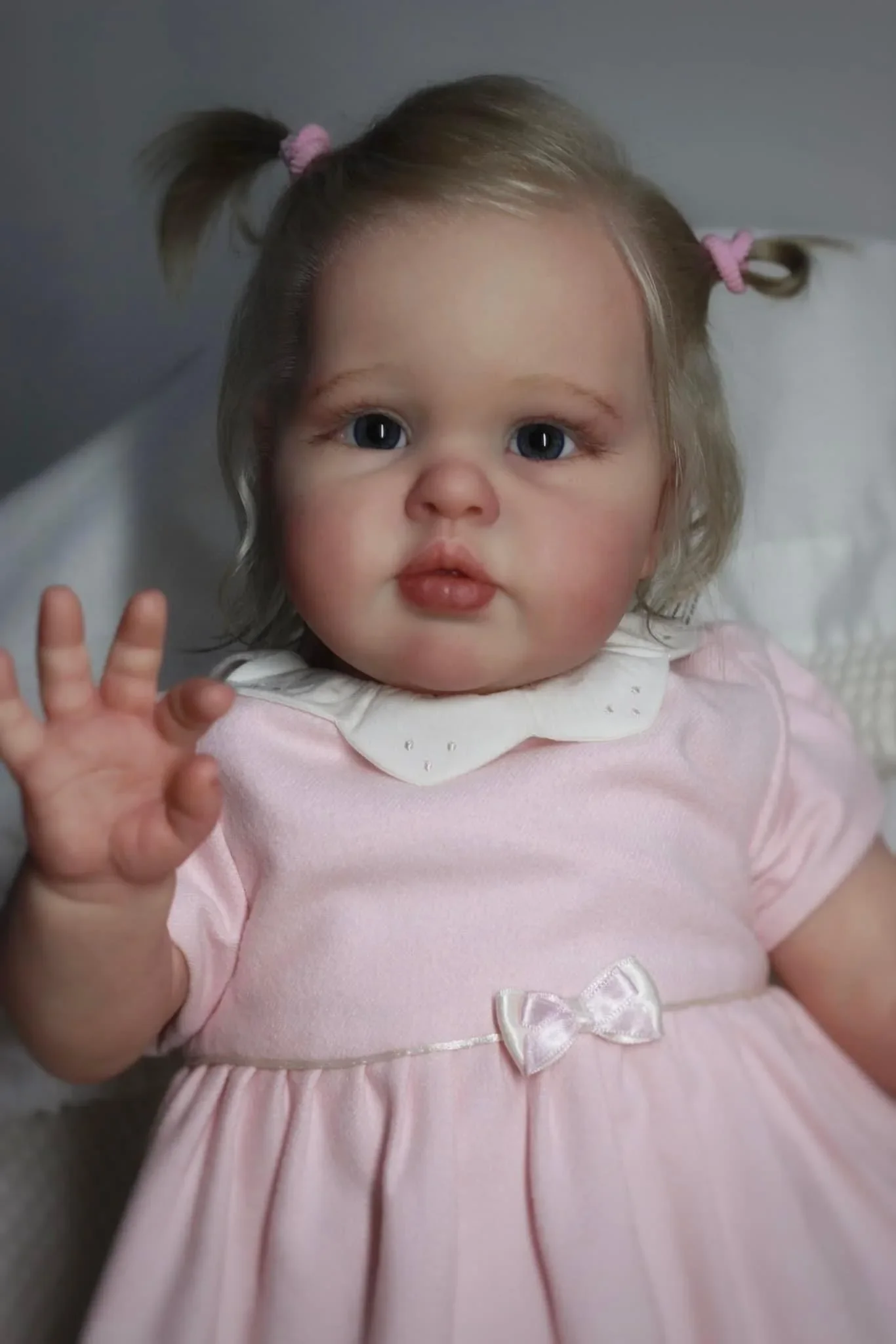 DLS 60CM Ellie Reborn Toddler Lifelike Reborn Baby Doll High Quality Hand Paint Multiple layers with Visible Veins